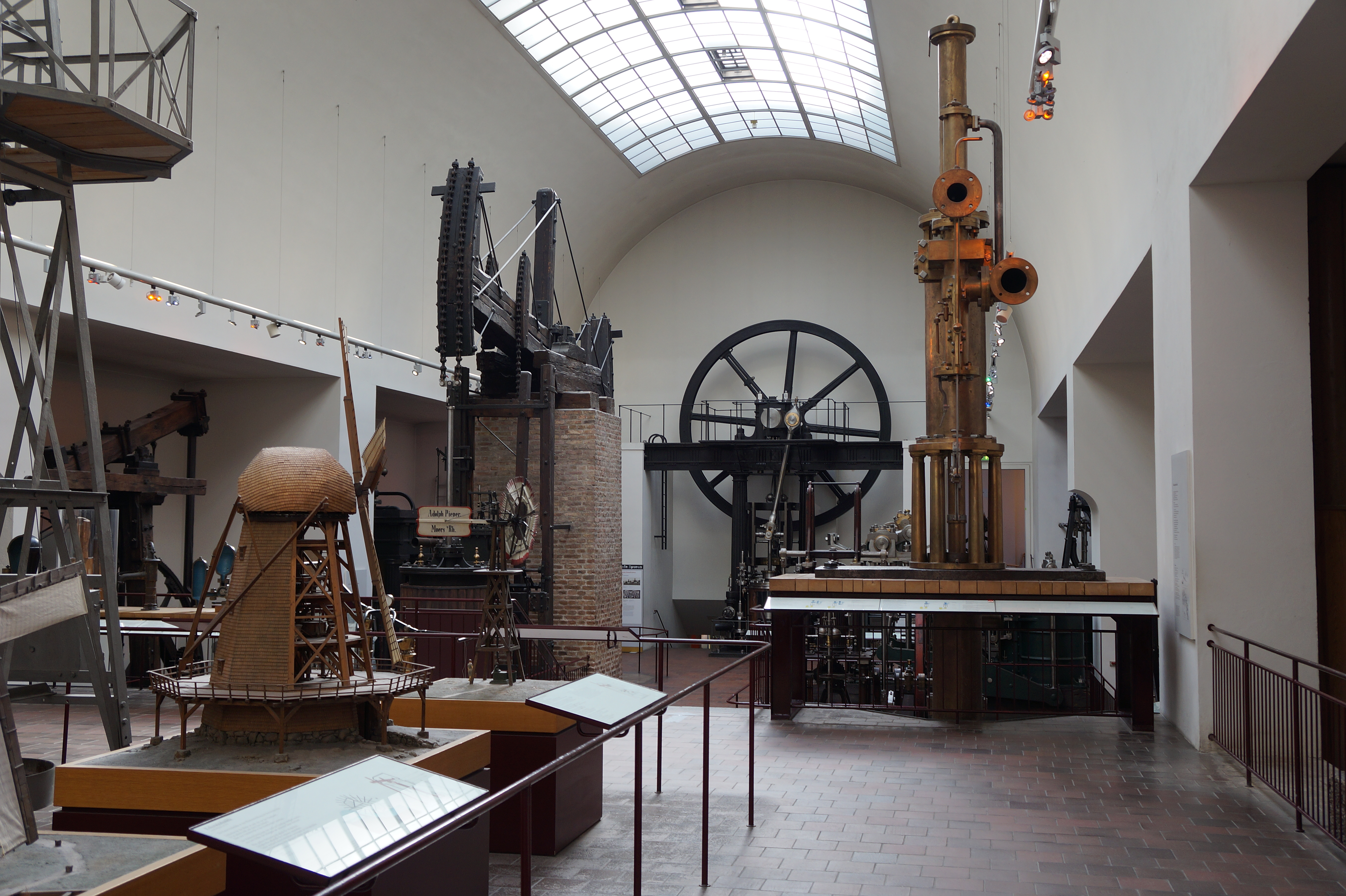Ausstellungshalle als Symbolbild für Kultur und Museen